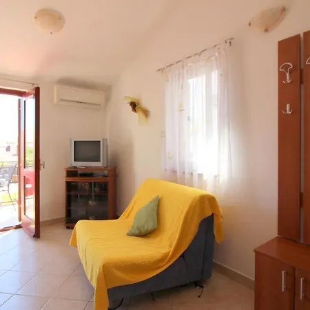 Radin Near The Apartman