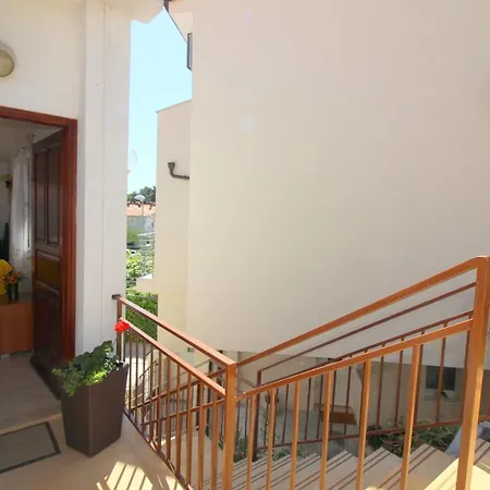 Radin Near The Apartman *