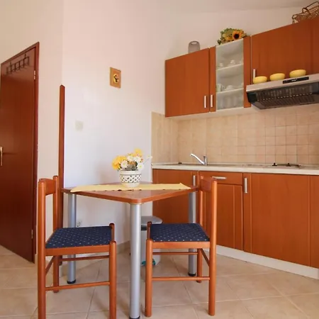 Radin Near The * Πόρετς
